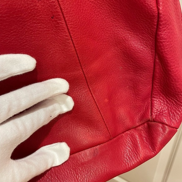 B Makowsky Red Leather Handbag - Picture 5 of 16